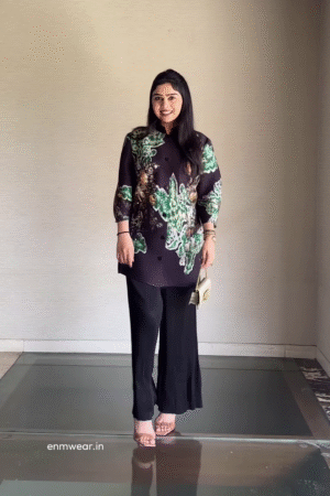 Women’s Green Floral Long Top with Black Wide-Leg Pants & Beige Sling Bag – Indo-Western Streetwear Ensemble for Everyday Styling