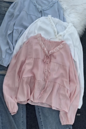 Women’s Floral Appliqué Pearl-Trim Blouse