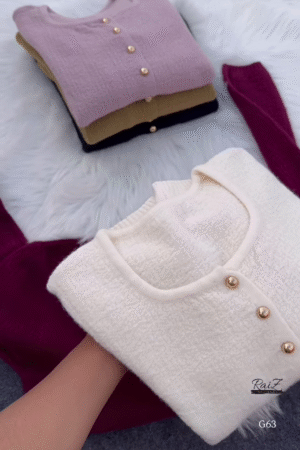 Plush Button Knit Cardigan – Soft, Minimal, and Effortlessly Luxe ✨🧶