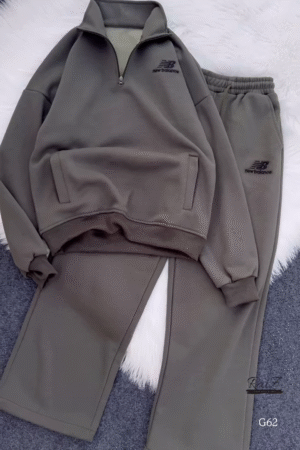 Zip-Up Tracksuit Sets 🧥👖 – Coordinated Sweatshirt & Jogger Combos in Grey, Red & Beige Variants