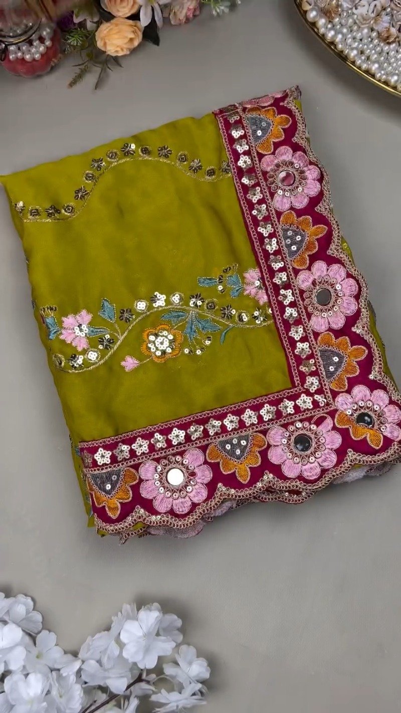 Olive & Fuchsia Embroidered Saree Ensemble โ Available in Olive-Fuchsia & Blue-Fuchsia - Image 2
